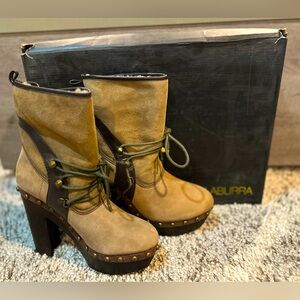 Kookaburra Heeled Tie Boots in tan